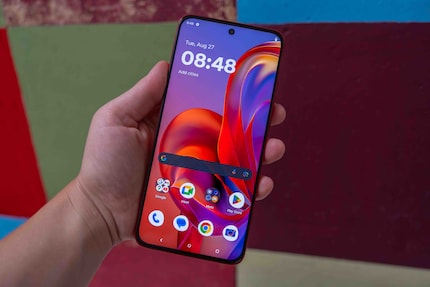 Das Motorola Edge 50 Neo von vorne.