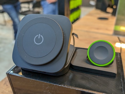 With Goui, you remove the charging point for the Apple Watch and stow it in the bottom of the case.