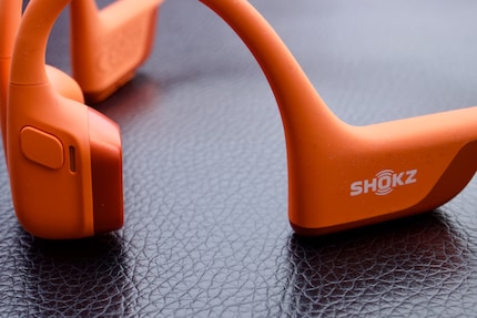 A successful mix of bone conduction and sound wave technology.