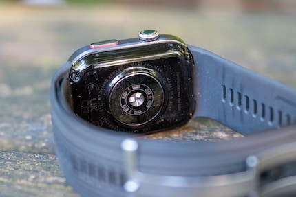 Die Sensoren auf der Innenseite der Watch D2.