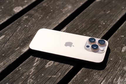Am Design hat Apple bei der 16. Generation des Top-Smartphones fast nichts geändert.