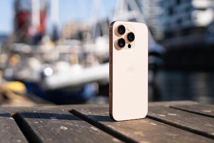 Das iPhone 16 Pro in «Wüstensand». Kann man machen.