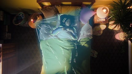 The motion sensor is used to switch off the alarm clock, among other things.