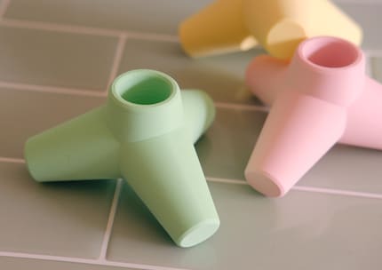 Tetrapot is available in numerous colours.