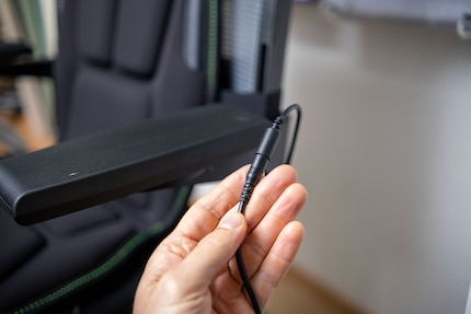 Dank des Schnellverschlusses stolpere ich nicht über das Kabel.