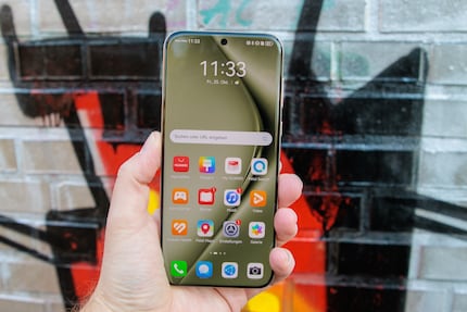 Das große OLED-Display sieht sehr gut aus.