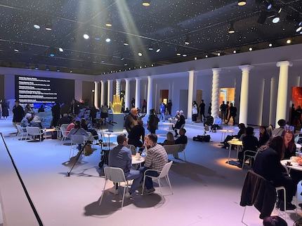 The Guest of Honour Italy's appearance at the Frankfurt Book Fair focused on the Guest of Honour Pavilion, which was designed by architect Stefano Boeri.