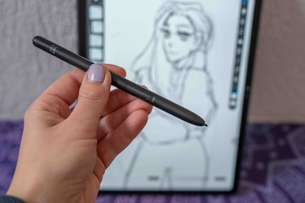 The pen from XP-Pen feels good in my hand.