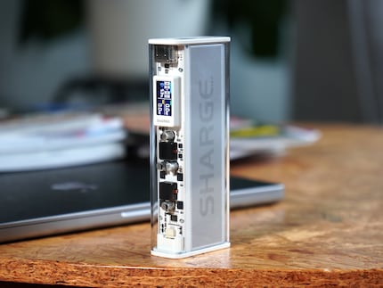 The Shargeek 140 is quite compact.