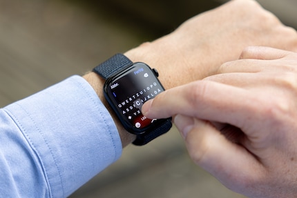 Ja, man kann auf der Apple Watch tippen. Nur: Will man?