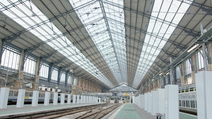 Paris-Austerlitz station served as the template for the opening to Half-Life 2. Today, the station no longer looks quite as dilapidated as it did 20 years ago.