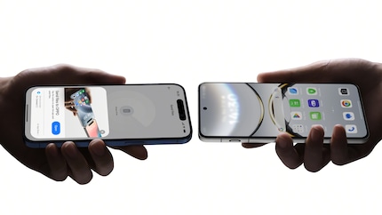 With Touch to Share, data can be exchanged by holding Oppo smartphones together.