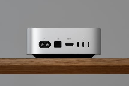 Die hinteren USB-C-Anschlüsse unterstützen Thunderbolt 4 (M4) oder Thunderbolt 5 (M4 Pro).