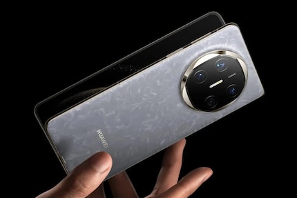 Das Mate X6 ist ein sehr dünnes Falt-Smartphone.