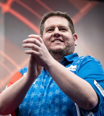 Der Schweizer Stefan Bellmont aus Cham ist der erfolgreichste Dartspieler seines Landes und feiert dieses Jahr sein WM-Debüt.