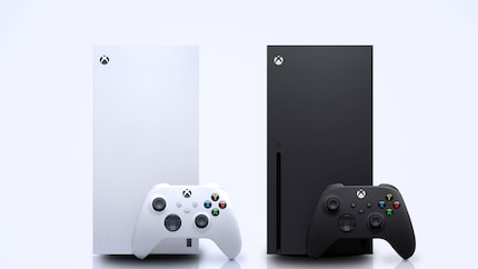 The Xbox Series X Digital without a drive (left) and the Xbox Series X with one (right).