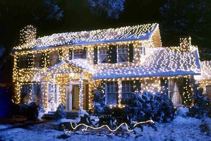 Dieses Haus gewann 2021 in Kanada einen Preis, weil es besonders Griswold-artig beleuchtet war.