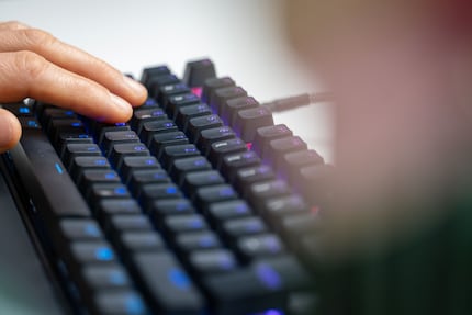 Das mittelmässige Tippgefühl macht die Apex Pro TKL durch den Komfort beim Zocken wieder wett.