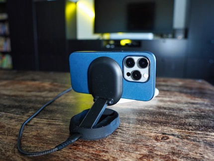 This Qi2 charger from Belkin only works with magnets. The smartphone won’t stay attached without it.
