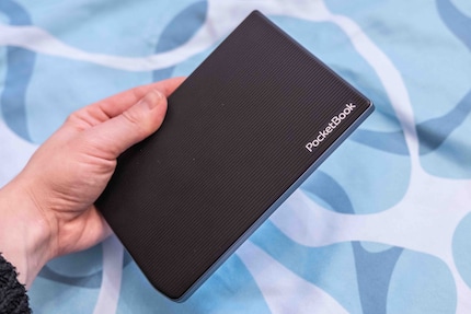 The Verse Pro Color is easy to hold and looks stylish.