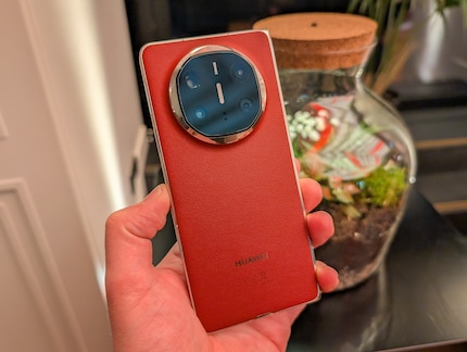 The Mate X6 comes in red and black.