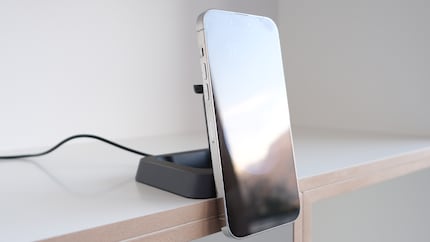 You can only charge your iPhone vertically if you position the charging station on the edge of a shelf, then trust in the magnets’ holding power.