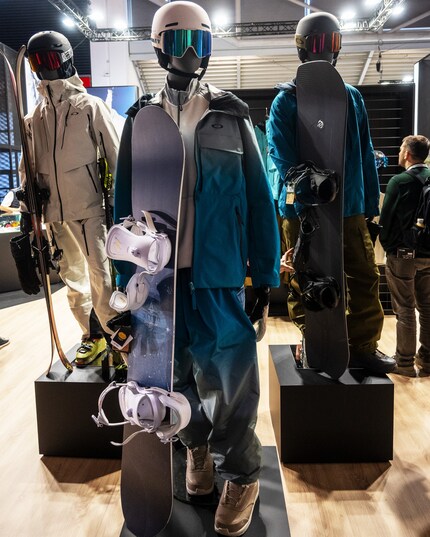 The new winter collection from Oakley, co-developed by professionals.