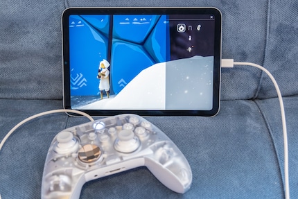 Some games also support a controller.