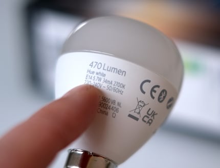 Den Lumen-Wert findest du in den Produktdaten im Shop; ausserdem ist er auf der Birne aufgedruckt.