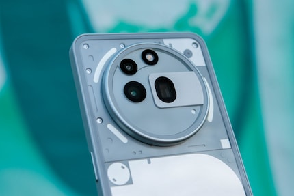 Zwei der drei Kameras auf der Rückseite des Phone (3a) Pro hat Nothing verändert.