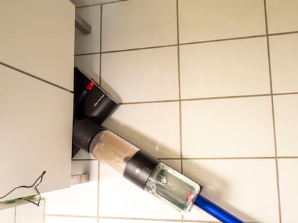 The wet cleaner is nimble enough to reach the dusty spot under my bathroom cabinet.