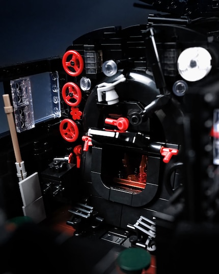 The Bluebrixx model features a detailed Cockpit with realistic controls and fire chamber.