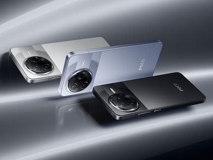 The Poco F7 Pro is available in black, blue and silver.