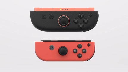 The old Joy Con (bottom) and the new Joy Con (top) in comparison.