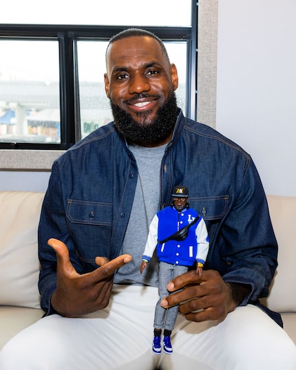 LeBron James präsentiert seine eigene Barbie-Puppe: Der NBA-Star ist der erste offizielle «Kenbassador» der Marke.