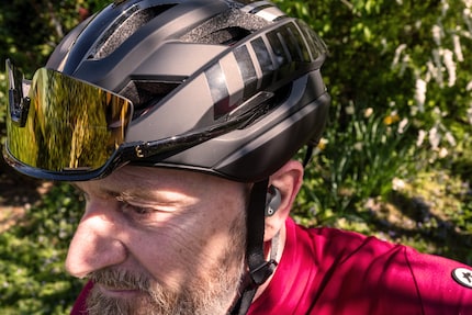 Mit der OptiGrip Halterung bleibt die Sonnenbrillen, wo sie hingehört.