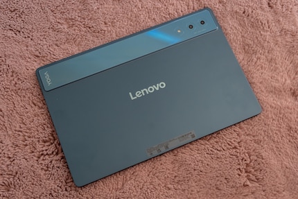 In Türkis finde ich das Lenovo Yoga Tab Plus schick.