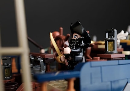 Captain Blackbeard is one of ten figures included in the set.