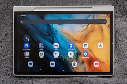 In colour mode, I use the tablet like a regular Android device.