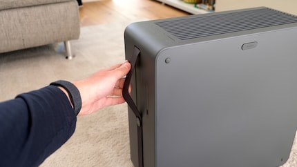 The carrying handle is useful. And when you don't need it, it's practically invisible.