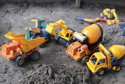 Wie Baustellenfahrzeuge sehen sie alle aus – aber nur die Hälfte von ihnen übersteht den Kontakt mit Sand, ohne zu haken.