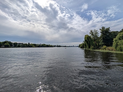 Die Alster ist eine Idylle mitten in der Grossstadt.