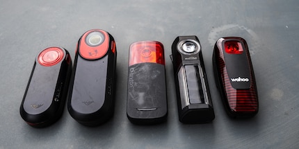 Von links nach rechts: die Produkte von Garmin, Bryton, Magicshine und Wahoo.