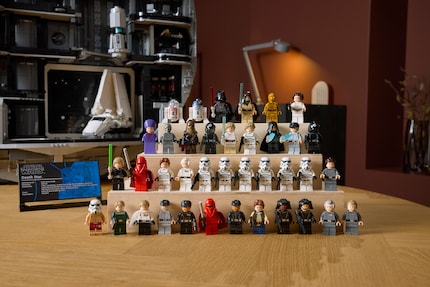 38 figures are included, more than in any previous UCS set.